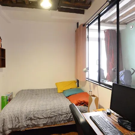 Spacious And Bright In * Paris