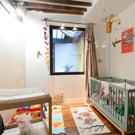 דירה Spacious And Bright In *
